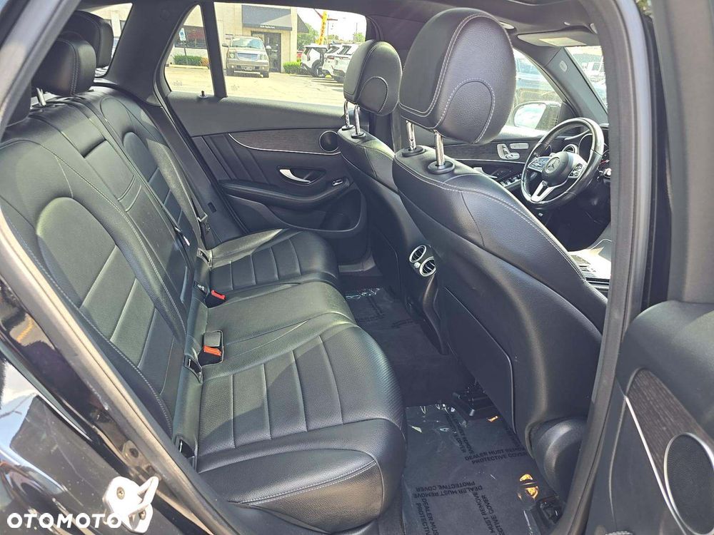 Mercedes-Benz GLC 300 4Matic 9G-TRONIC AMG Line - 8