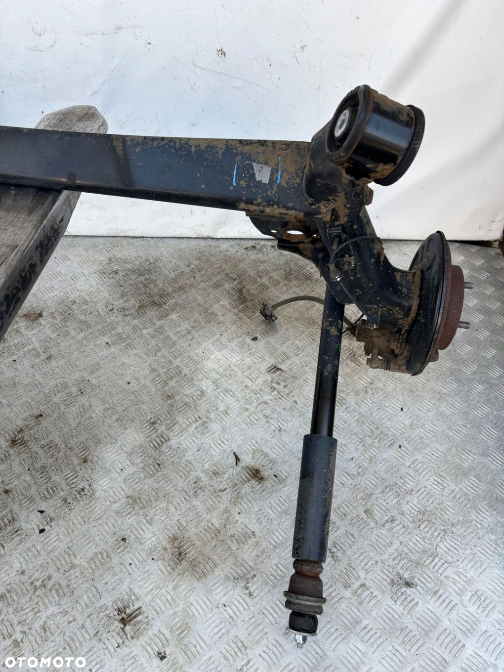 OŚ BELKA TYLNA HYUNDAI I10 II 13- - 2