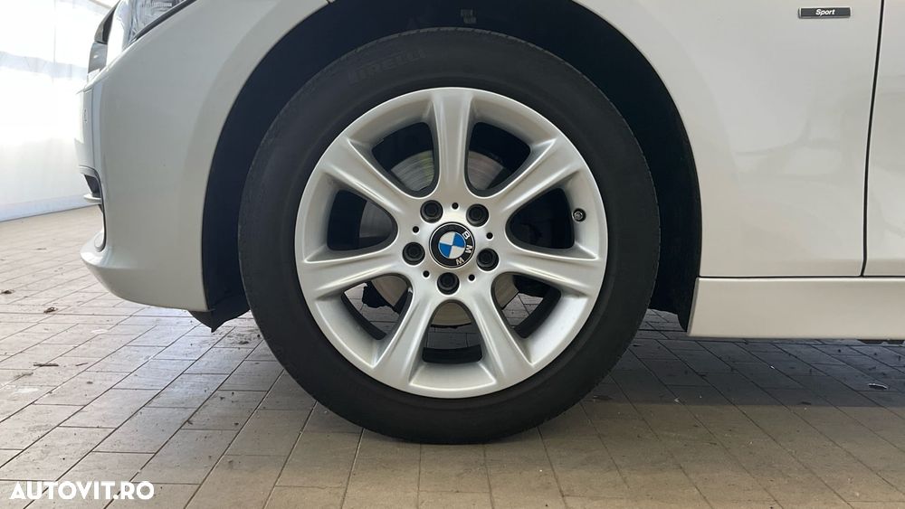 BMW Seria 3 318d Blue Performance Sport Line - 15