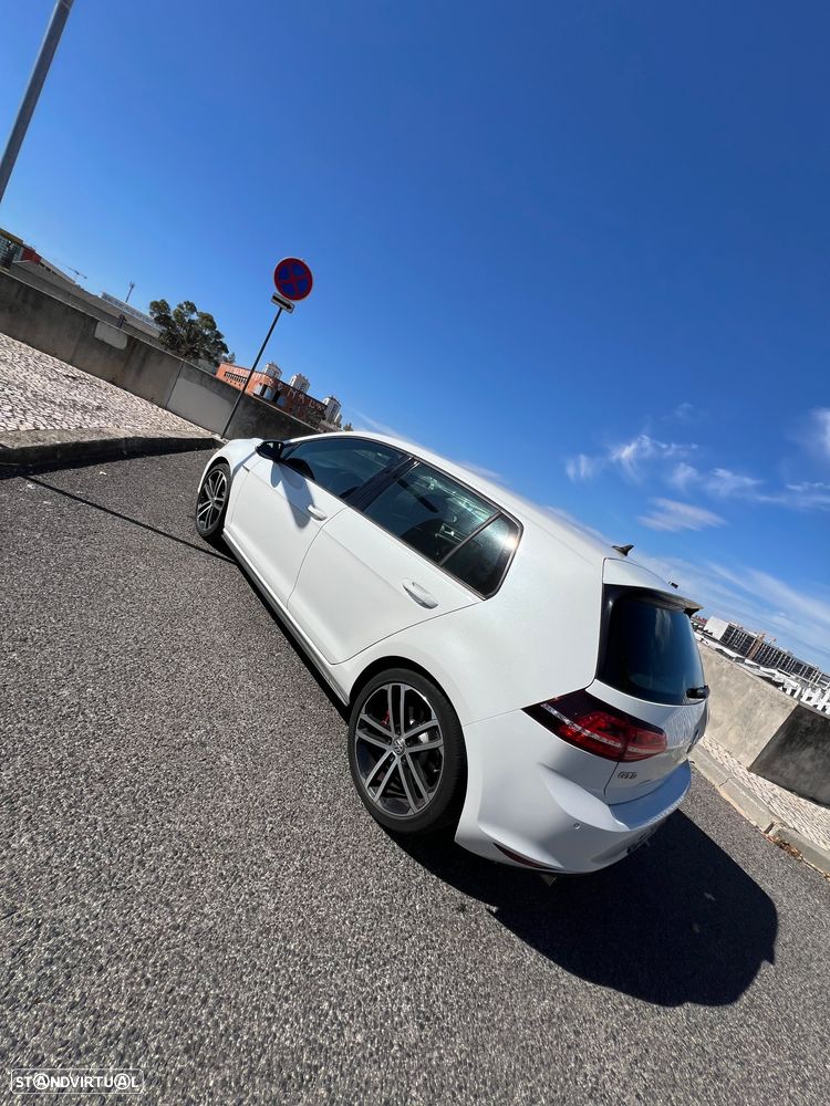 VW Golf 2.0 TDI GTD - 4