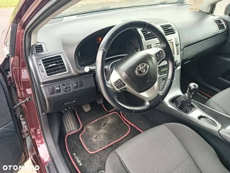 Toyota Avensis - 12