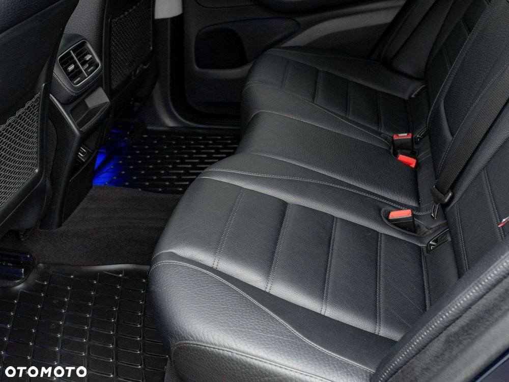 Mercedes-Benz GLE - 26