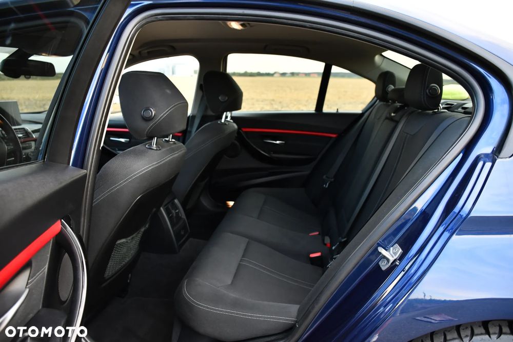 BMW Seria 3 318i Sport Line - 14