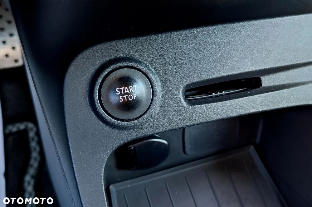 Renault Captur ENERGY TCe 120 EDC LIMITED - 17