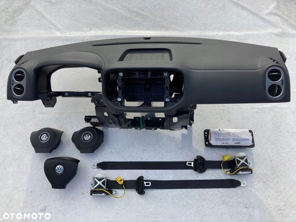 vw tiguan 5n0 deska kokpit konsola poduszki pasy - 1