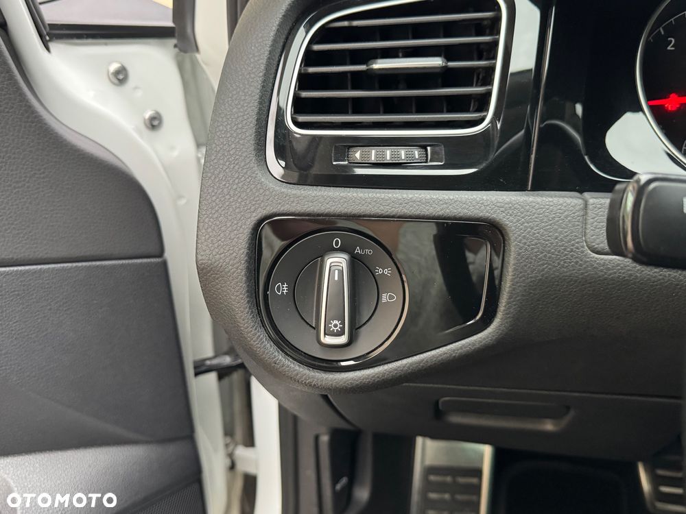 Volkswagen Golf Variant 1.6 TDI SCR DSG IQ.DRIVE - 13