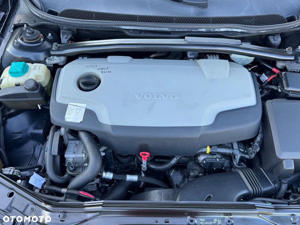 Volvo S60 2.4D Momentum - 40