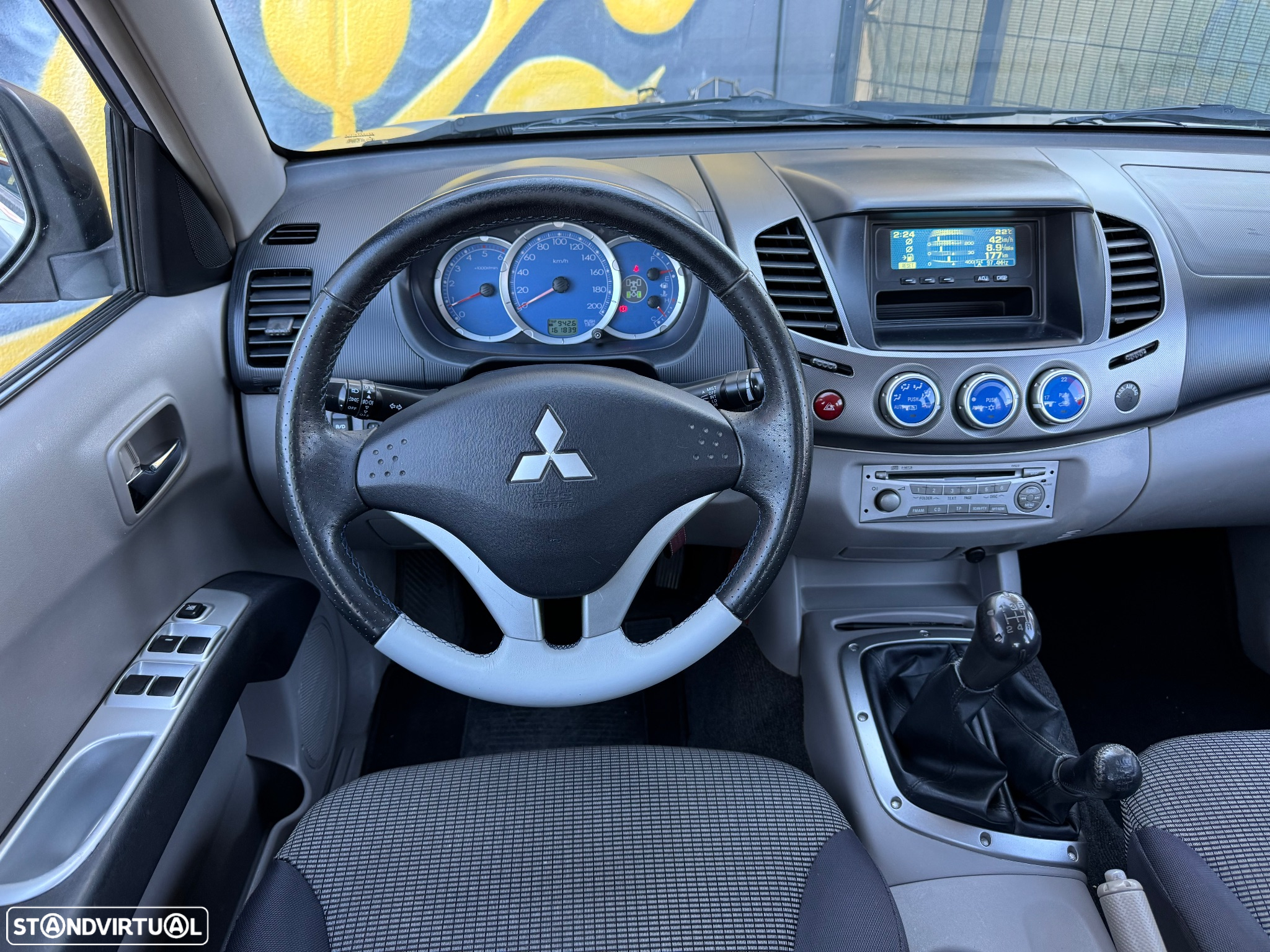 Mitsubishi L200 2.5 DI-D CD Invite AC 4WD - 21