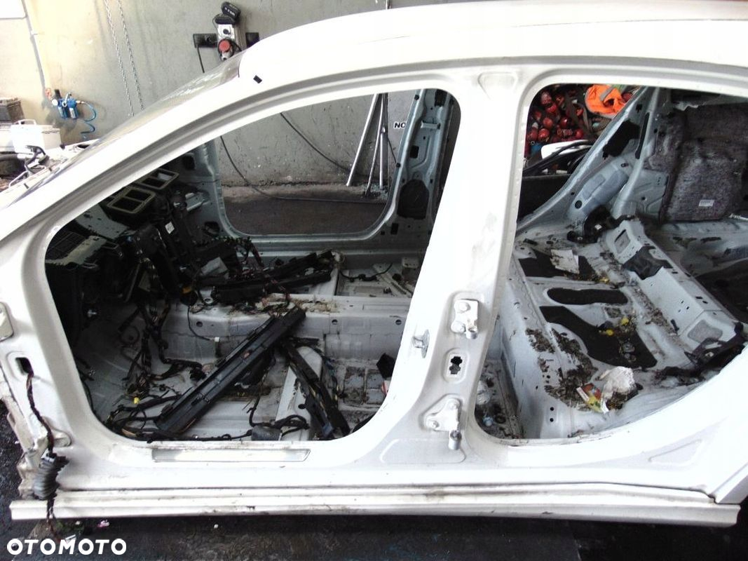 PRÓG LEWY SŁUPEK ŚRODKOWY MERCEDES A KLASA W176 KOLOR 650 - 2