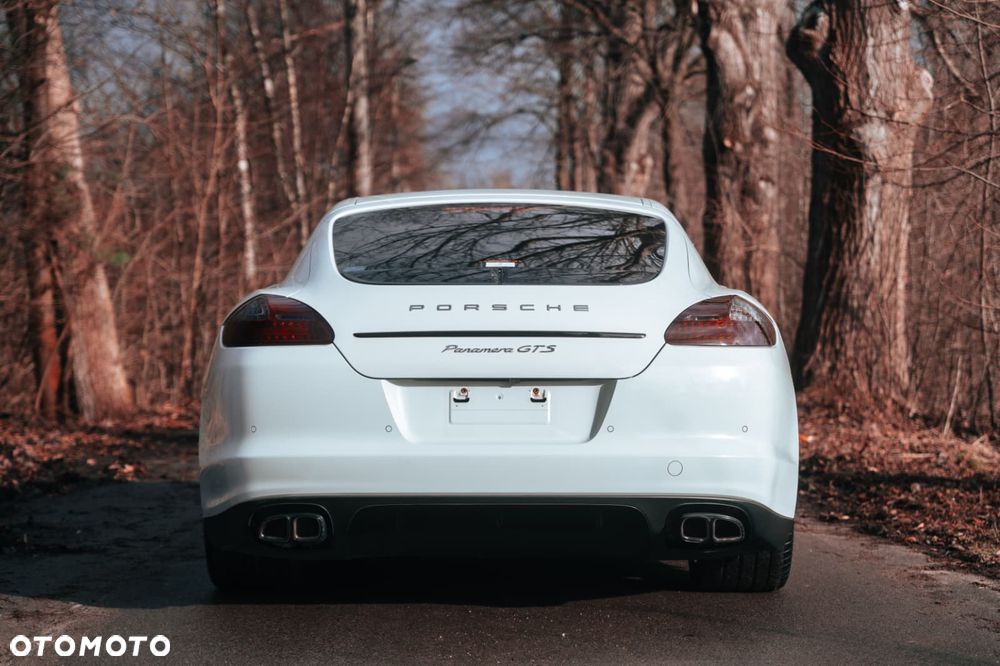 Porsche Panamera GTS PDK - 8