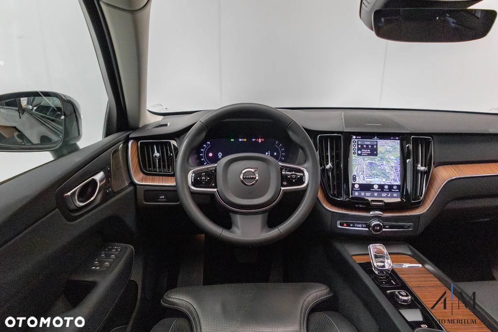 Volvo XC 60 B4 D AWD Ultimate Dark - 20