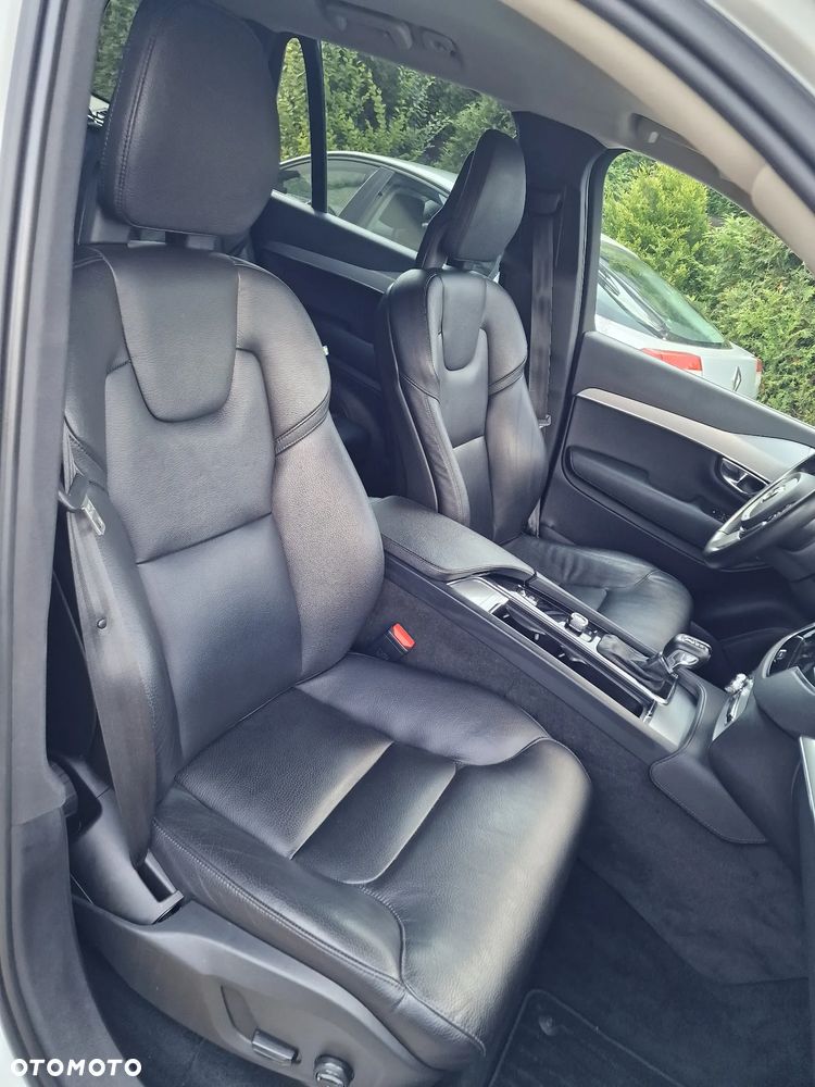 Volvo XC 90 D5 AWD Momentum 7os - 19