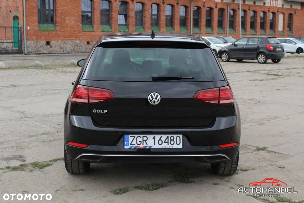 Volkswagen Golf - 6