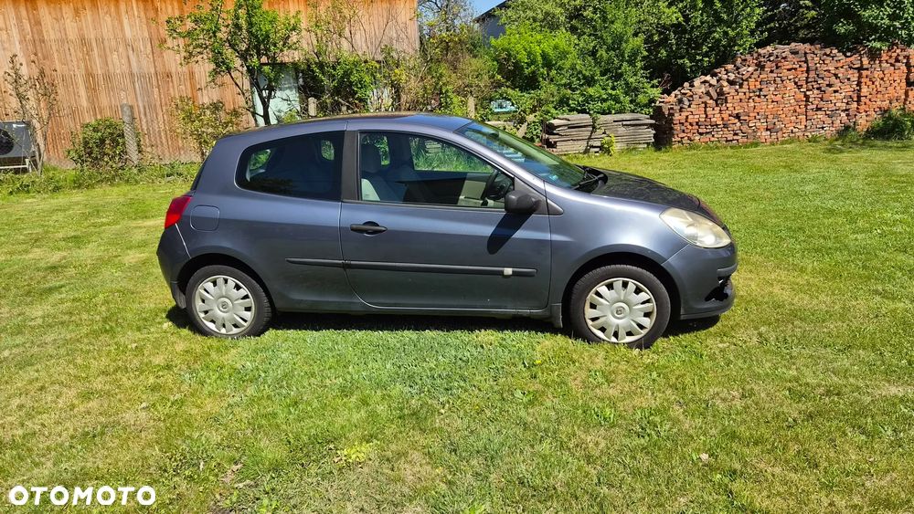Renault Clio 1.2 16V Authentique - 7