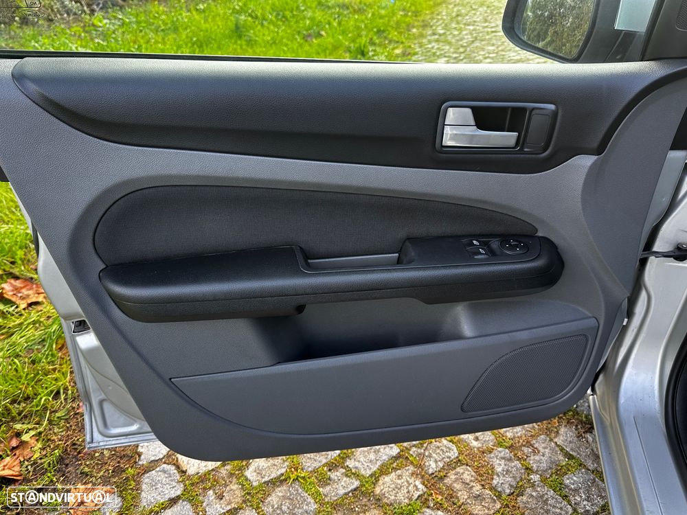 Ford Focus SW 1.6 TDCi Sport - 33