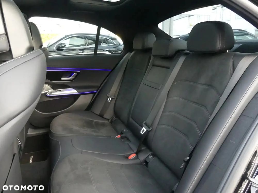 Mercedes-Benz Klasa E 220 d mHEV 4-Matic AMG 9G-Tronic - 8