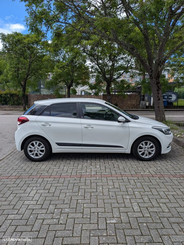 Hyundai i20 1.2 Comfort+Pack de lançamento - 3