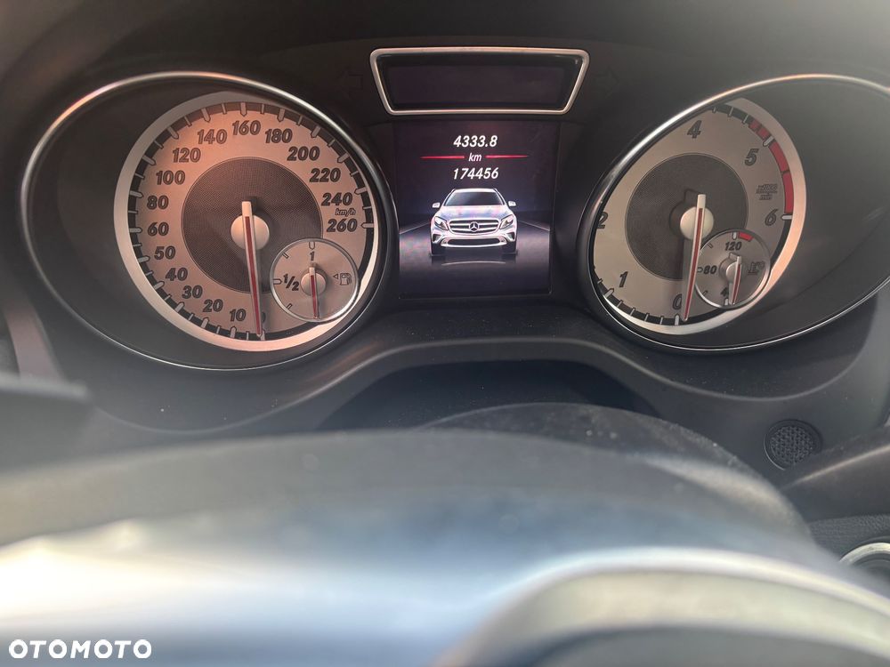 Mercedes-Benz GLA 220 CDI 7G-DCT AMG Line - 4