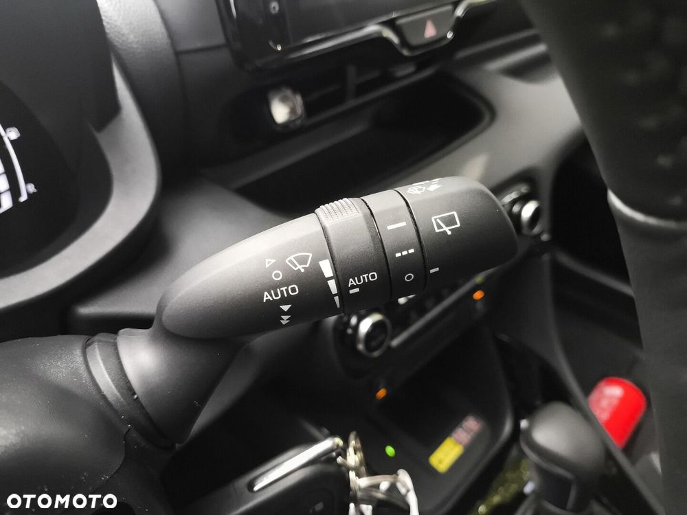 Toyota Yaris Hybrid 1.5 Style - 27
