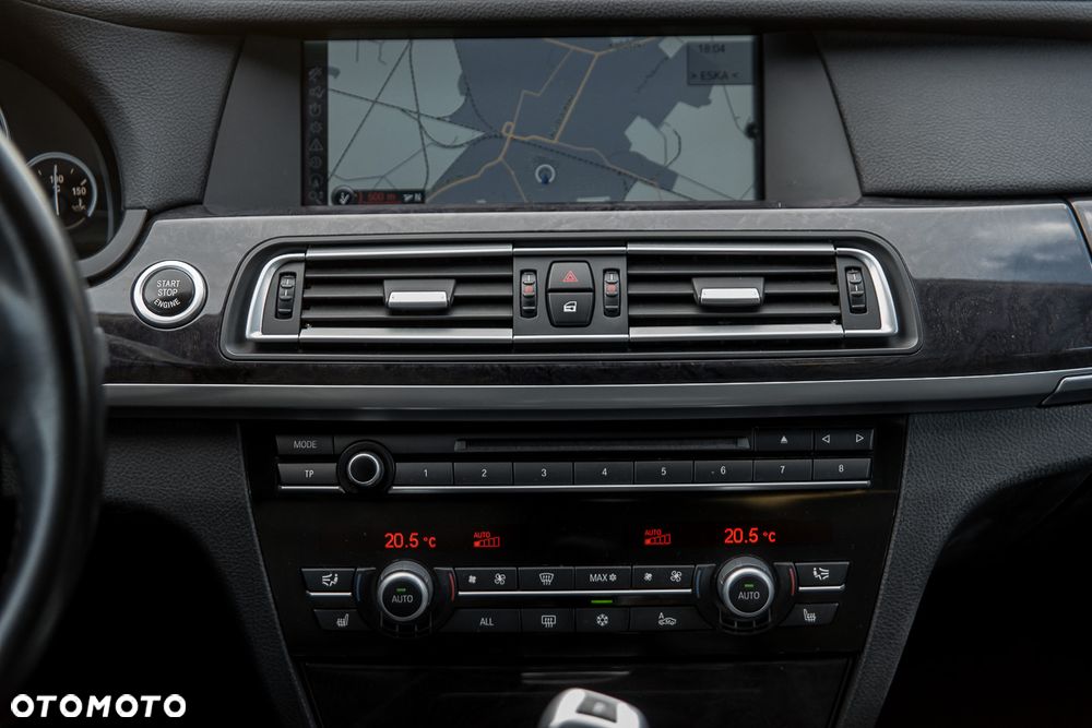 BMW Seria 7 730d - 32