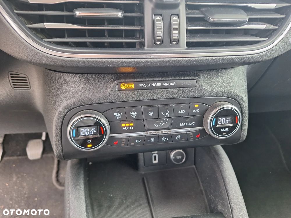 Ford Focus 1.0 EcoBoost Titanium Business - 12