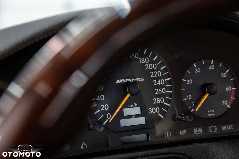 Mercedes-Benz SL - 28