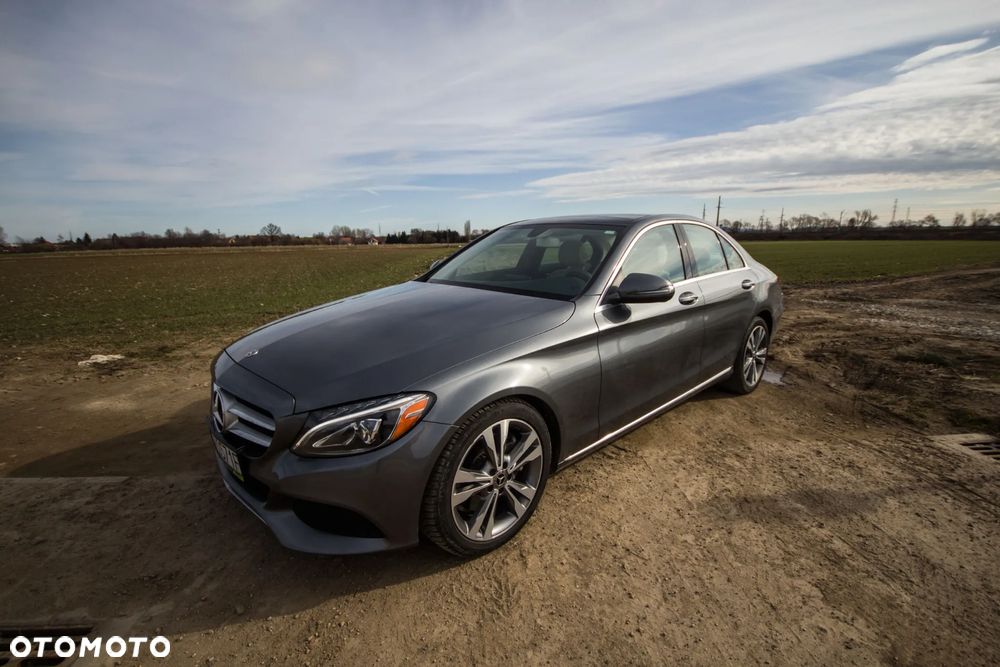 Mercedes-Benz Klasa C 300 9G-TRONIC Exclusive - 4