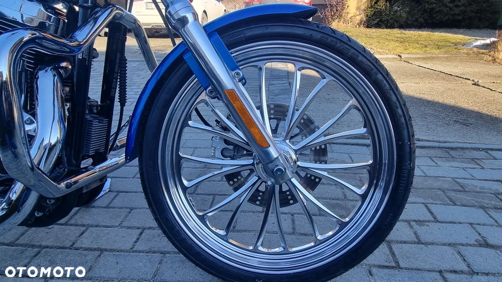 Harley-Davidson Sportster Custom 1200C - 16