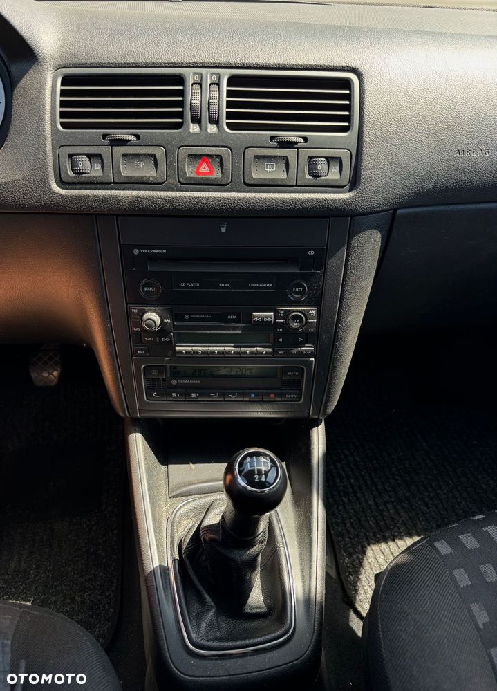 Volkswagen Bora Variant 1.6 Comfortline - 26