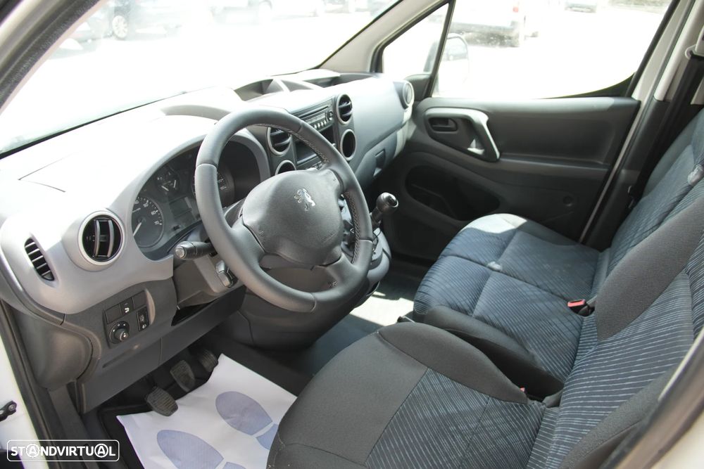 Peugeot Partner 1.6HDI 3Lugares - 8