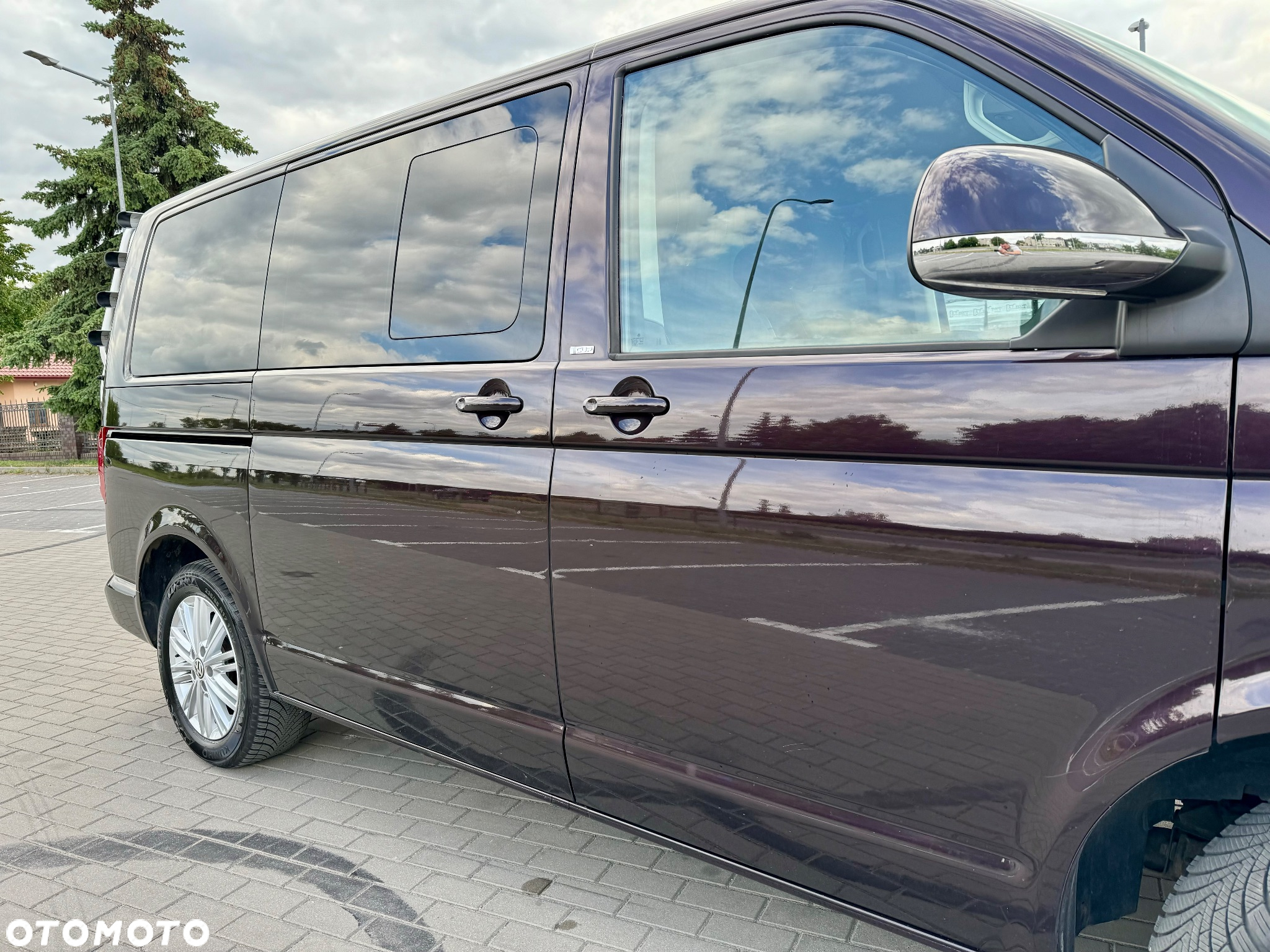 Volkswagen Multivan - 13