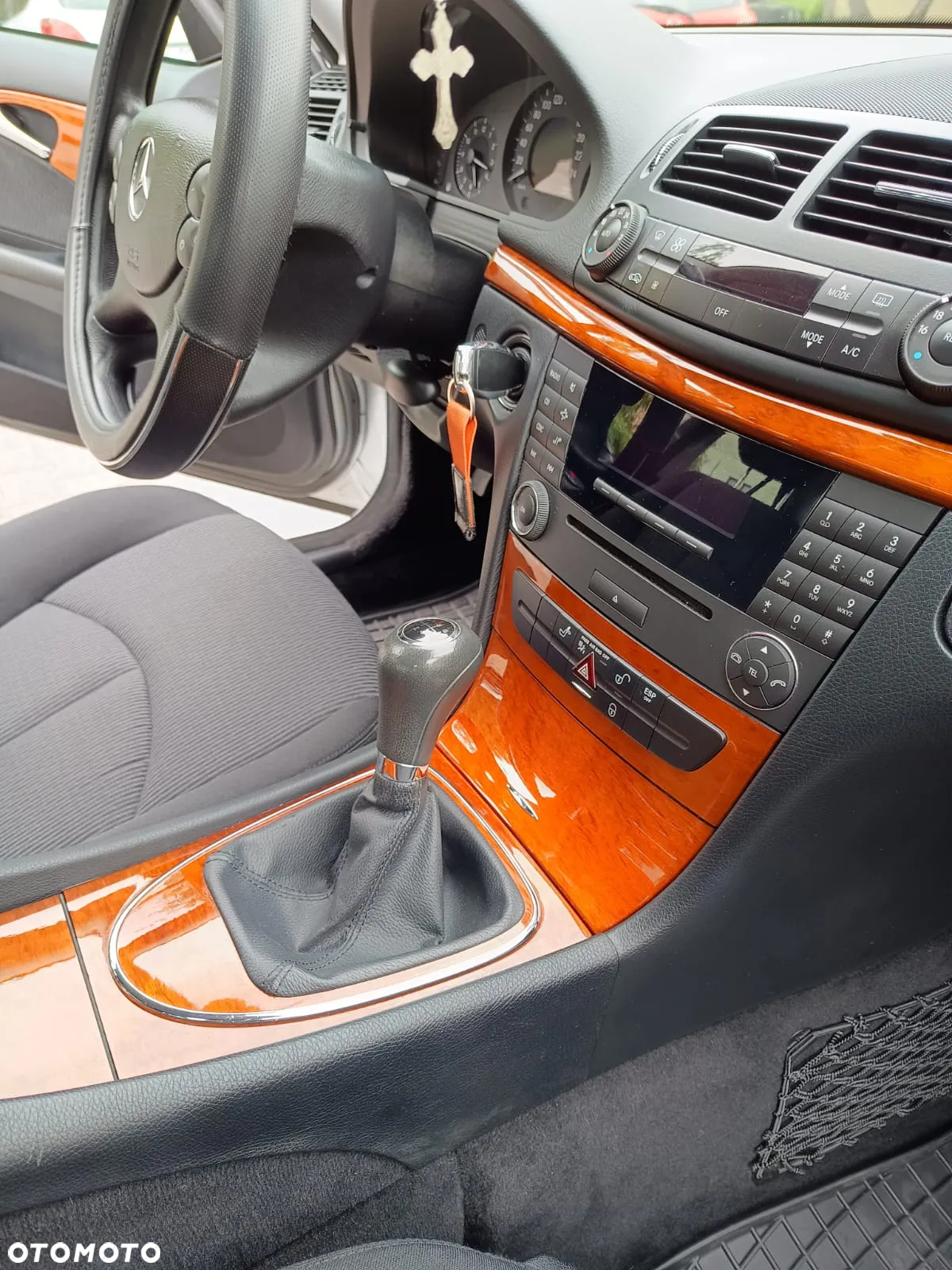 Mercedes-Benz Klasa E 200 CDI Classic - 14