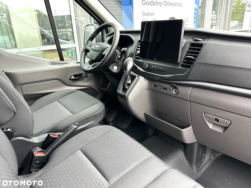 Ford Transit L2H3 Limited - 30