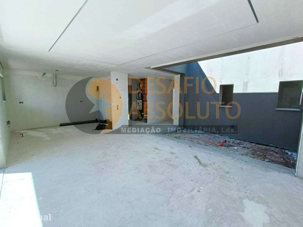 Moradia Geminada Térrea T4 c/ Piscina. Fernão Ferro - Grande imagem: 3/36