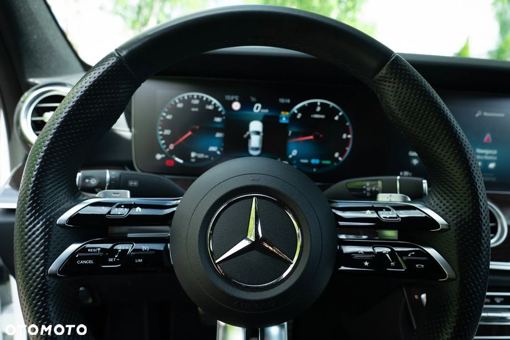 Mercedes-Benz Klasa E 220 d 4-Matic Business Edition - 22