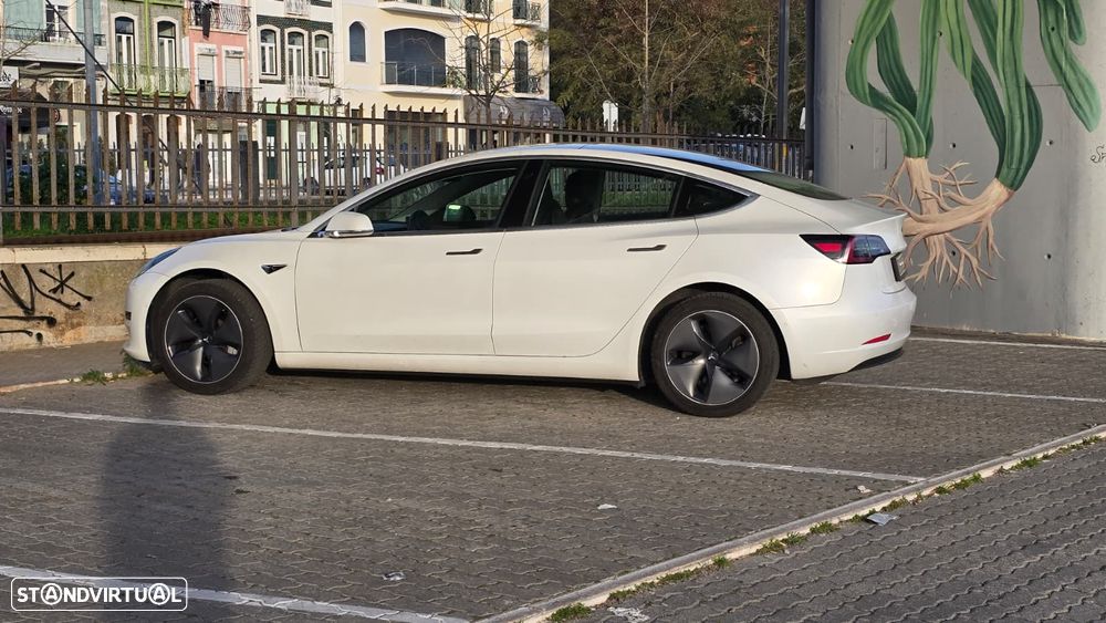 Tesla Model 3 Standard Range Plus RWD - 3
