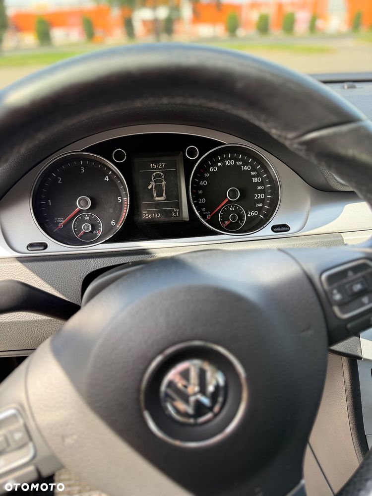 Volkswagen Passat 1.6 TDI Comfortline - 29
