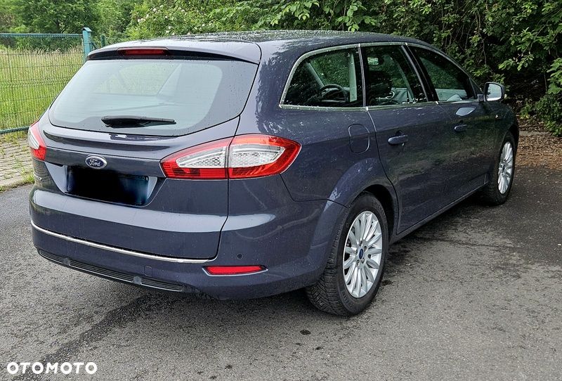 Ford Mondeo 2.0 Ghia - 16