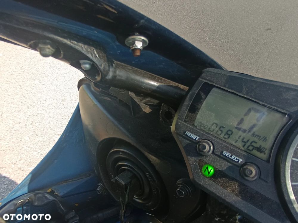 Yamaha R1 - 7
