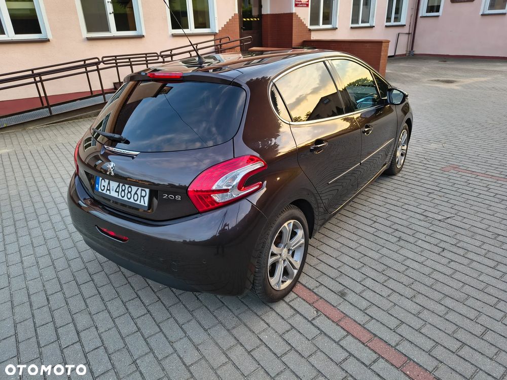 Peugeot 208 - 6