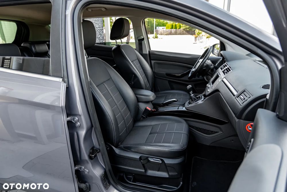 Ford Kuga 2.0 TDCi 2x4 Titanium - 23