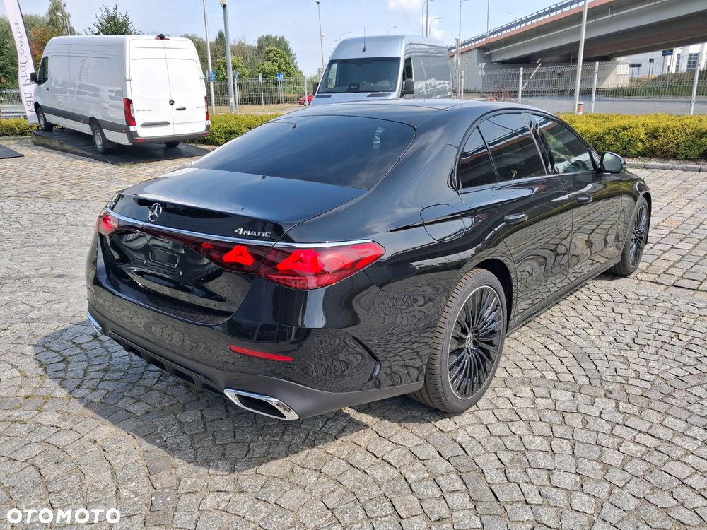 Mercedes-Benz Klasa E 200 mHEV 4-Matic AMG 9G-Tronic - 7