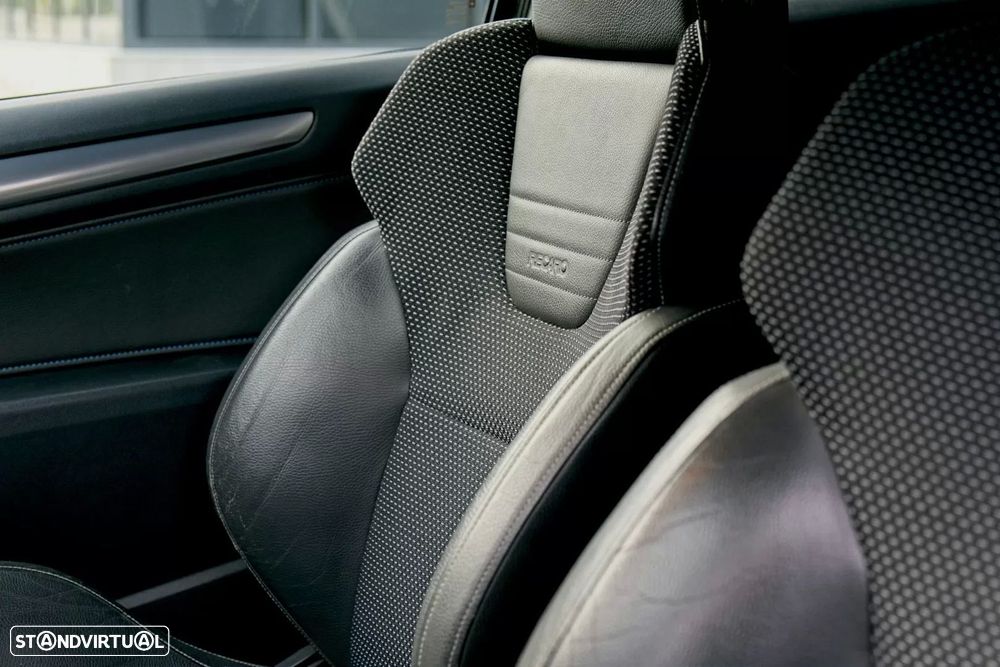 Opel Astra GTC OPC - 17