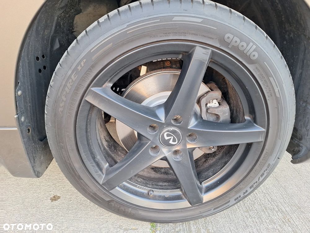 Infiniti M - 35