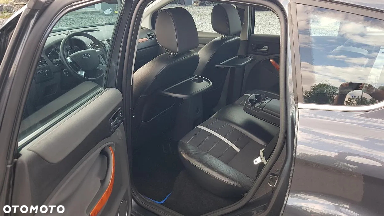 Ford Kuga 2.0 TDCi 4x4 Titanium - 27