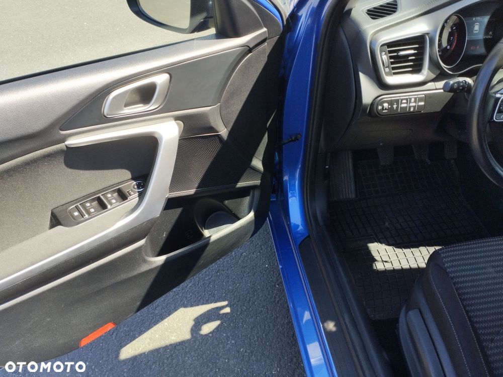 Kia Ceed 1.5 T-GDI M - 10