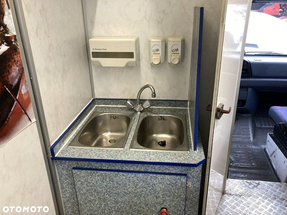 Mercedes-Benz Sprinter - 20