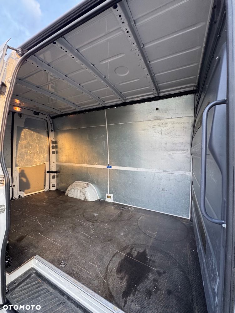 Volkswagen Crafter - 25