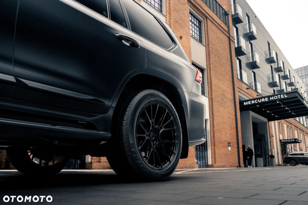 Lexus LX - 13
