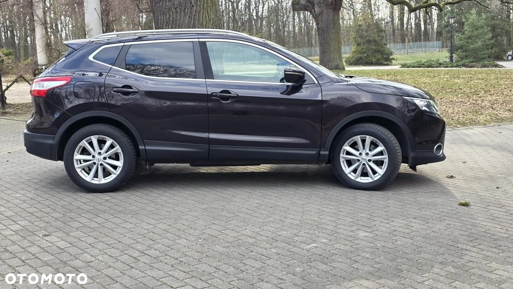 Nissan Qashqai 1.6 dCi Xtronic TEKNA+ - 4